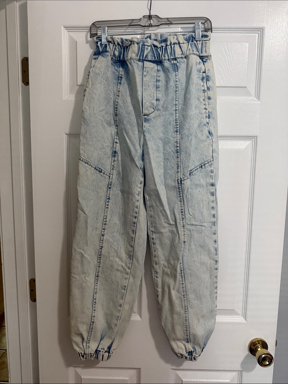 Light Wash Elastic Waist women’s Jeans